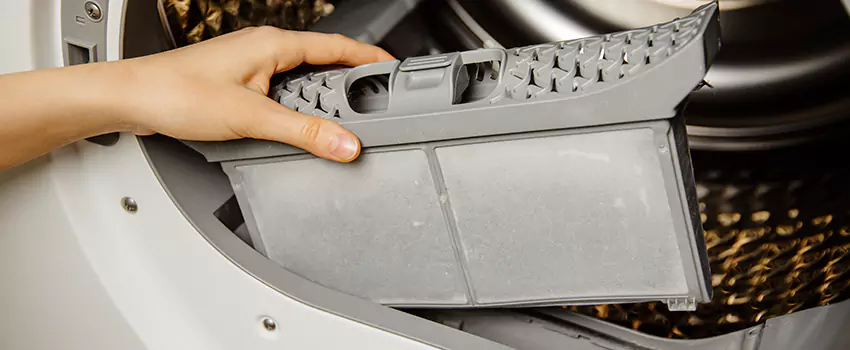 Signs Of A Clogged Dryer Lint Trap in Lino Lakes, Minnesota